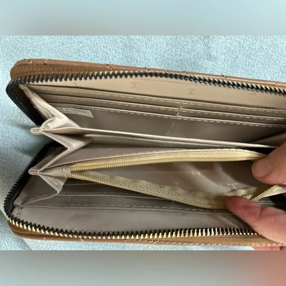 Halston Monogrammed Wallet in Camel with Gold Hardware - Picture 4 of 7